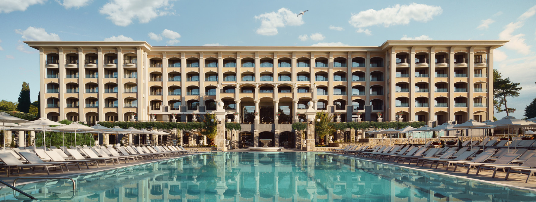 Astor Garden Hotel